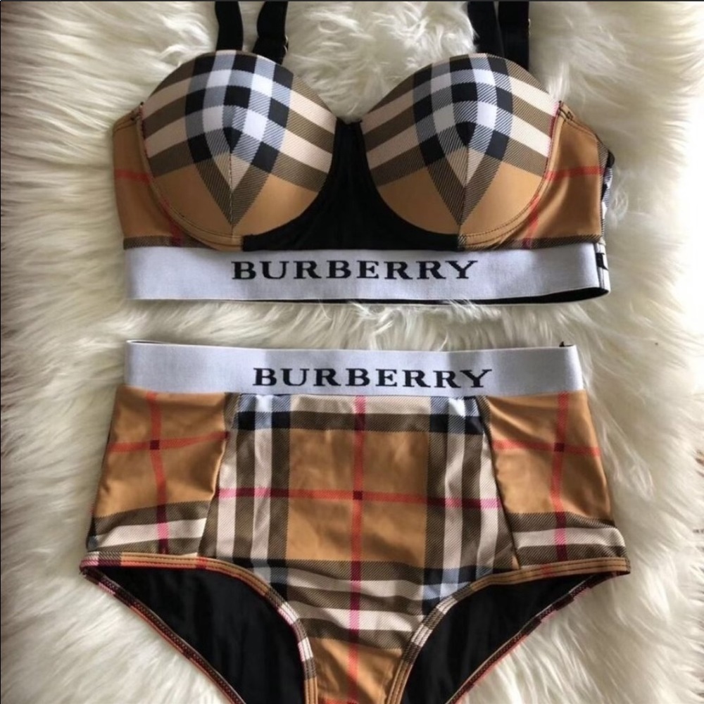 Burberry set size small never worn